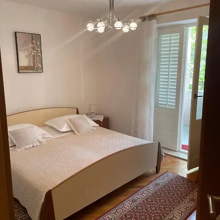 Isabella - Ilda Radonic * Jelsa (Hvar)