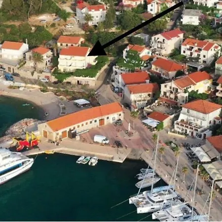 Isabella - Ilda Radonic Jelsa (Hvar)