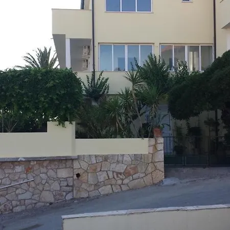 Isabella - Ilda Radonic * Jelsa (Hvar)