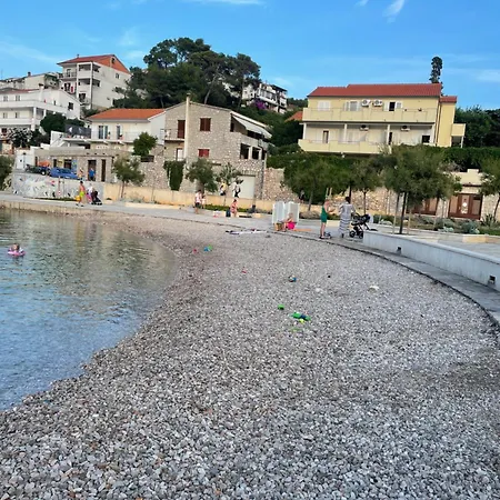 Isabella - Ilda Radonic Apartment Jelsa (Hvar)