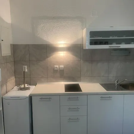 Isabella - Ilda Radonic Jelsa (Hvar)