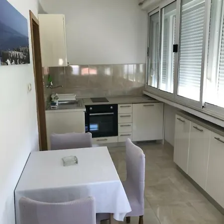 Isabella - Ilda Radonic Apartment