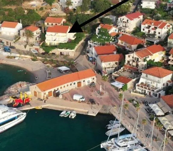 Isabella - Ilda Radonic Jelsa (Hvar)