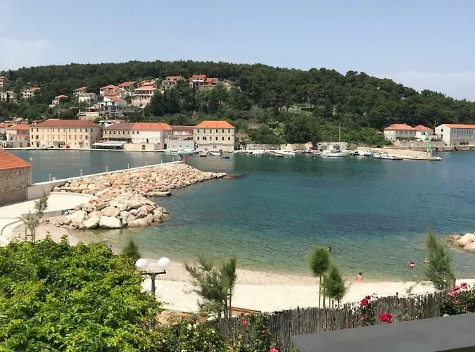 Isabella - Ilda Radonic Jelsa (Hvar)